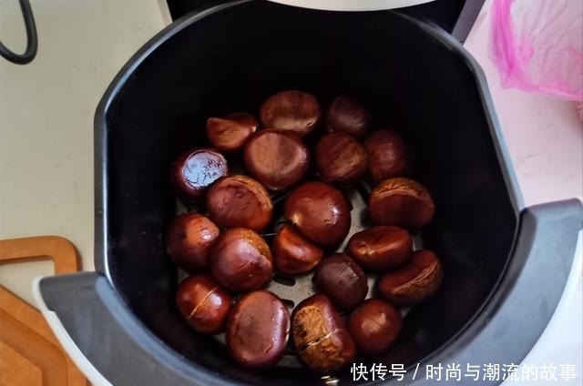 板栗|板栗怎么去壳新学1个好办法,2秒剥一颗,又快又好又完整