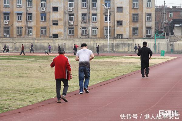 甘油三酯高，怎么降？医生提醒：记住“3少3多”，能慢慢降下来