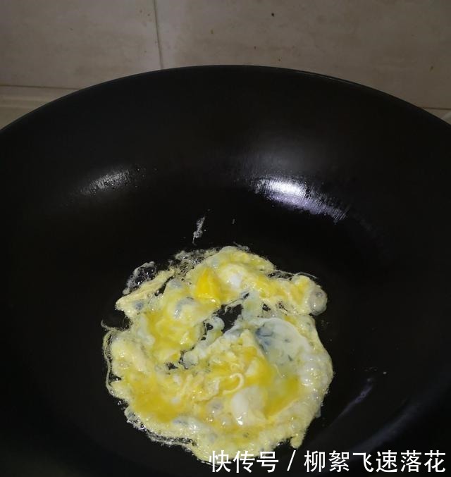女性不要错过一道菜,每周吃两次,排出毒素子宫干净,气色好