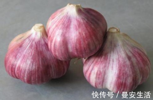 开胃|腌腊八蒜,别只会放醋!再加这2样,大蒜碧绿香脆开胃,酸爽可口