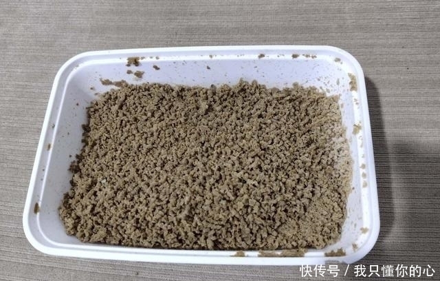  种鱼饲料|不能因为突然制作或者更换了新的鱼饲料，就去大量给观赏鱼投喂