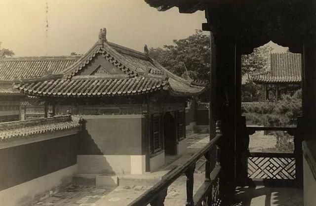 老照片:90年前中南海罕见影像,那时候这里还是公园