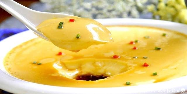 为什么学做蒸蛋，总不如别人蒸得好看？其中有一步，都不告诉你