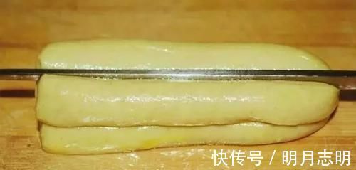 早餐|炸油条，用酵母是“大错”1斤面加9克它，膨松酥脆，个个空心