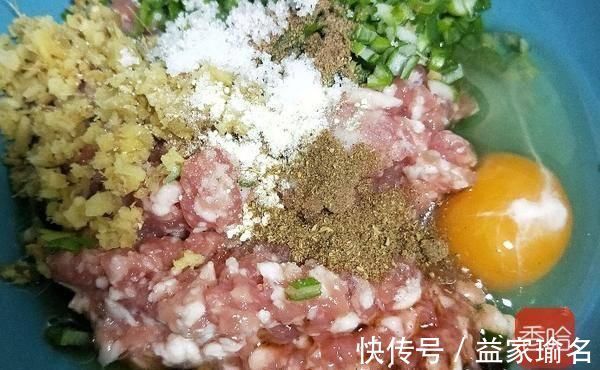 肉馅|这菜我们家一周吃3次,又香又有嚼劲,上菜连料汁都没剩