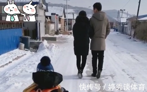 病猫|“卿卿我我夫妇”佛系带娃火了,娃小腰一掐:谁还没有点脾气?