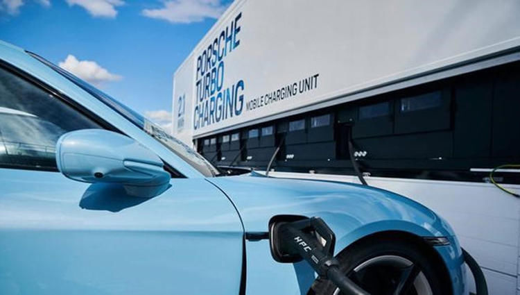 Taycan充电保时捷推21兆瓦时移动充电车