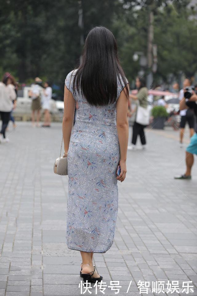 偶尔选择旗袍出行,让你分分钟秀出优雅吸睛的造型,雅致又耐看