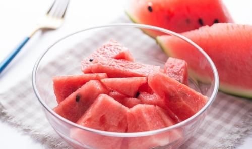 结节|患上甲状腺结节不能吃葡萄?医生:结节想消散,3种水果要远离