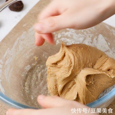 不用剥皮的“大栗子”--栗子面包