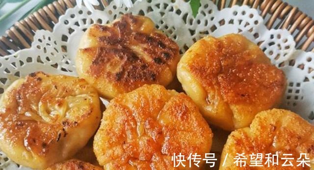 鸡胸肉|酥脆鲜嫩的鸡肉馅饼，十分钟简单制作，味道爽得让你停不下来！