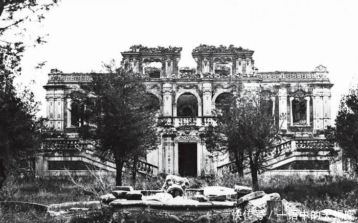 军放火烧毁|英法联军火烧圆明园,曾国藩和左宗棠的反应截然不同