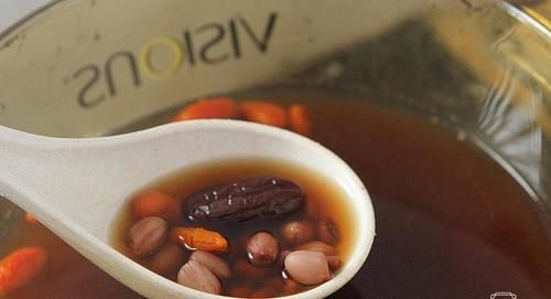 红枣|天凉了，女人要对自己好一点，这5种食材煮一锅，常喝气色好