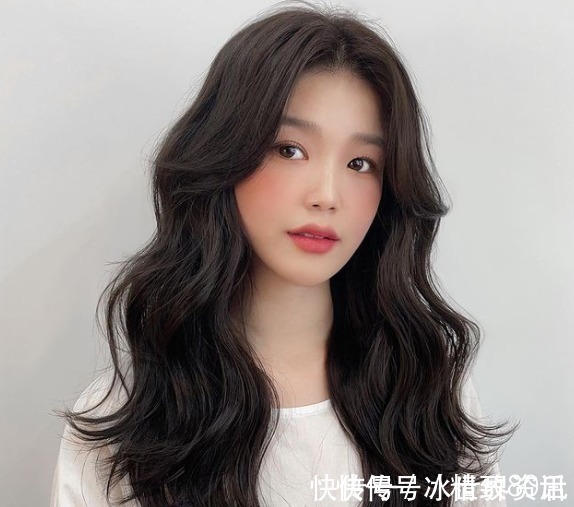 一朵云 烫发推荐轻飘飘的云朵卷,松软的自然线条不管短发、长发都能烫!