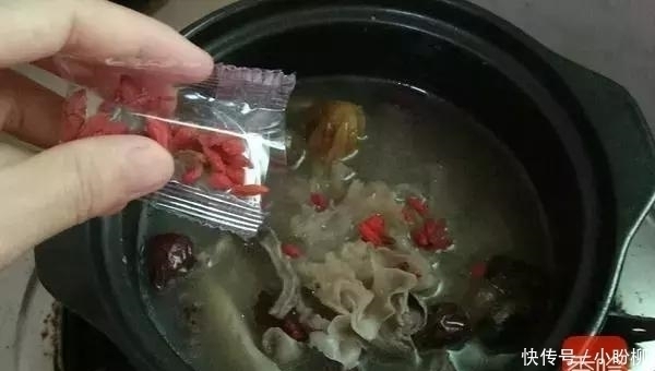 猪心汤|夏天就要多喝这汤, 健脾养心, 做法简单, 吃货们别错过了哦!