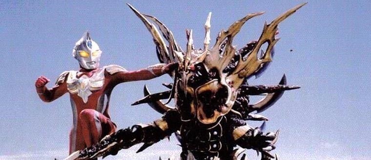 黑暗超邪|奥特曼迪迦开挂后身高120米,有五个奥特曼比他还高!