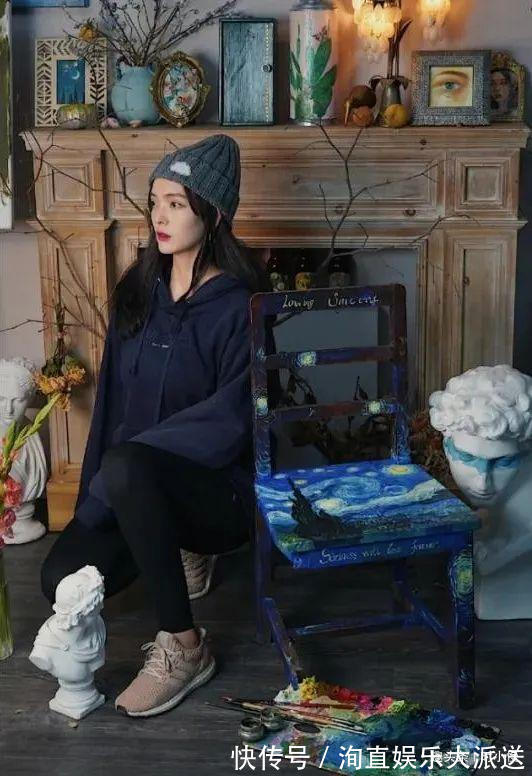 素描#她从小画画长大后靠垃圾画出千万粉丝有梦想的人,成就不会太差