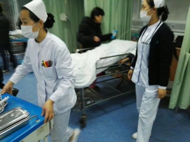 护士|从抢救室到手术室，短短几分钟的路，却如此艰难