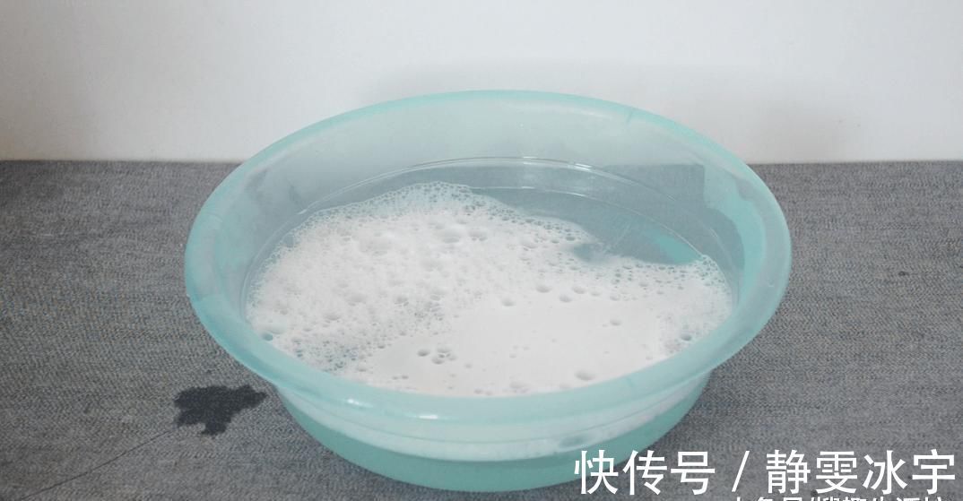 厨房抹布又脏有油难清洗 教你一招用它泡一泡, 抹布比毛巾还干净