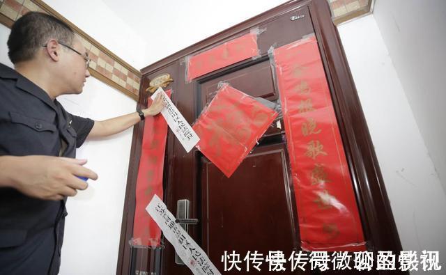 下跌|如果房价大幅下跌，房子价值低于贷款金额，银行会收房吗？