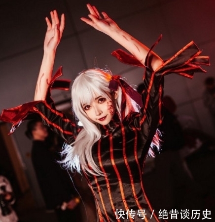 cos|黑樱旗袍漫展cos，这是什么神仙旗袍，网友：抬脚瞬间美炸了！