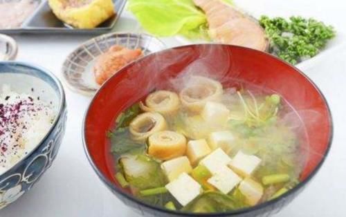 寿命长的人,吃饭一般有3个特点,若你全中,恭喜你更易长寿