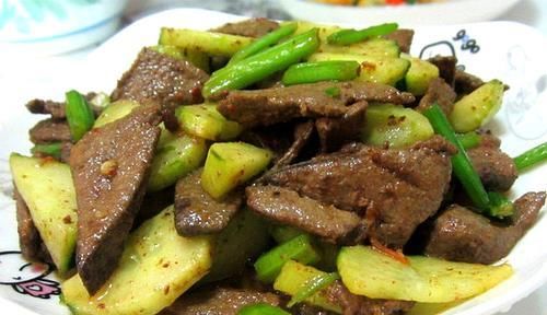 让人狂吞口水的家常菜，不觉又加了几碗米饭，简单下饭！