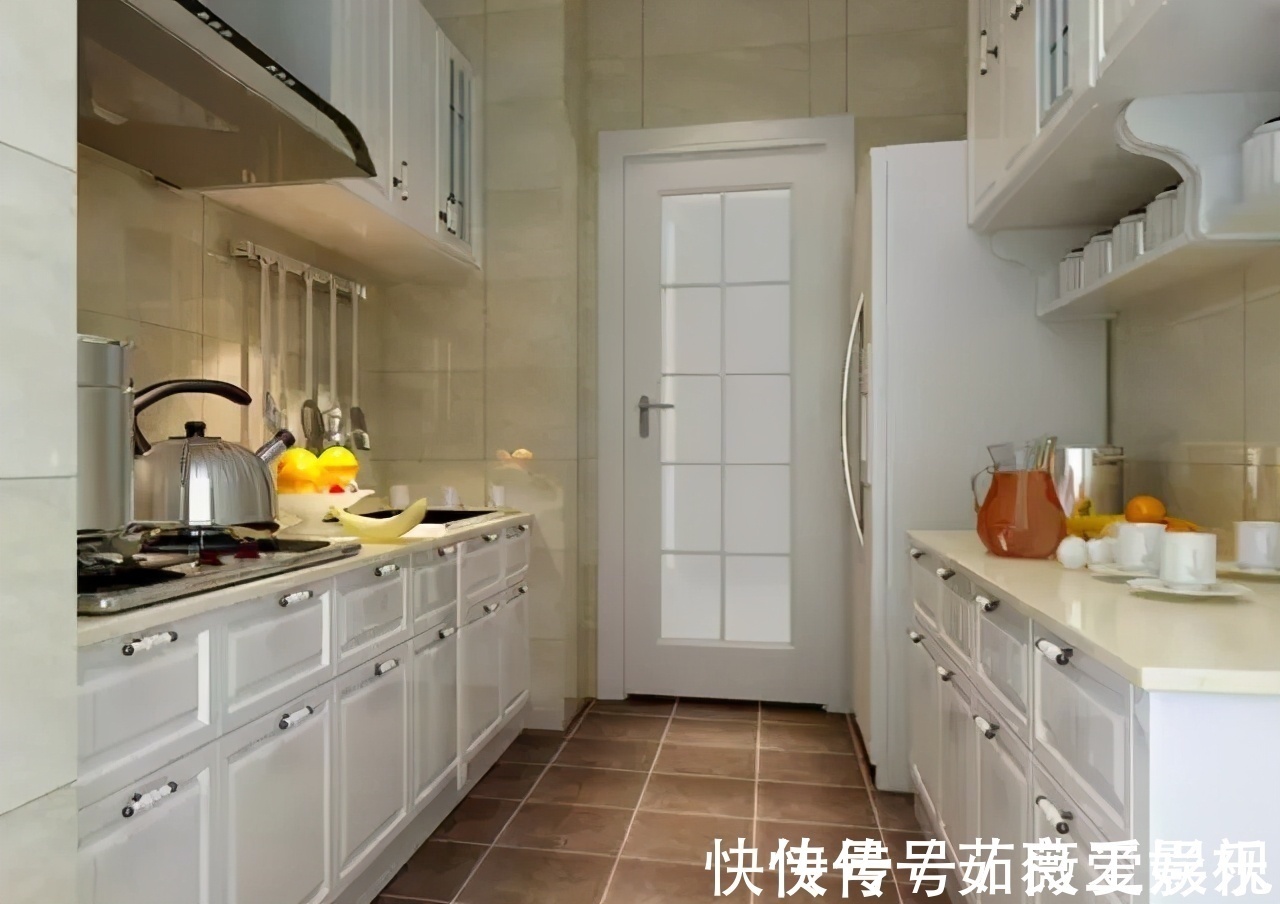 螺帽|周末去同事家蹭饭,才知道厨房推拉门早过时了,聪明人都这样装