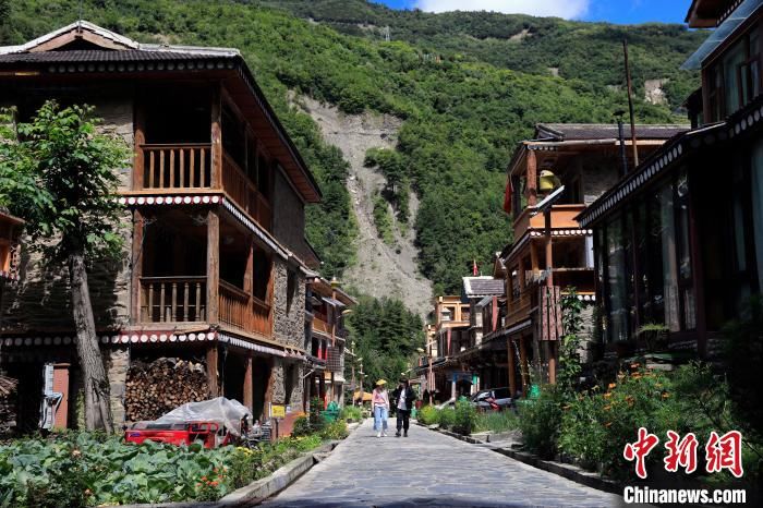 黑水县|四川黑水县：村落跃升成景区 村民吃上“旅游饭”