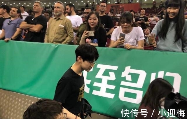 德智体美|奥运首金杨倩日常曝光,喜欢化妆美甲是个爱美的女孩,追星蔡徐坤