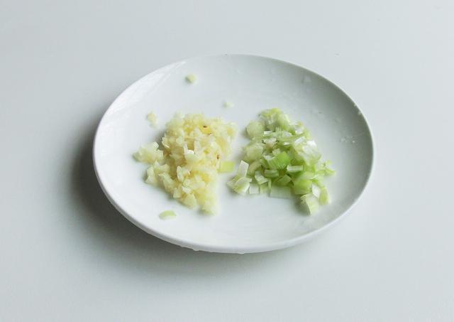 地三鲜，用长茄子还是用圆茄子区别很大，这样做不油腻，超下饭