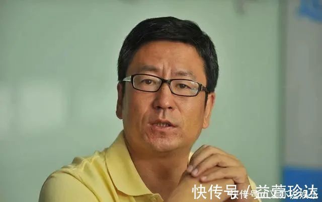 书法#白岩松写书法看这字笔走龙蛇,但是距离书法艺术还是有距离的