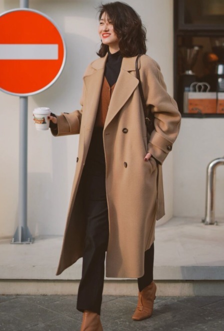 驼色大衣|今年冬装被这件驼色大衣承包了!搭配直筒裤或半身裙,超有气质,