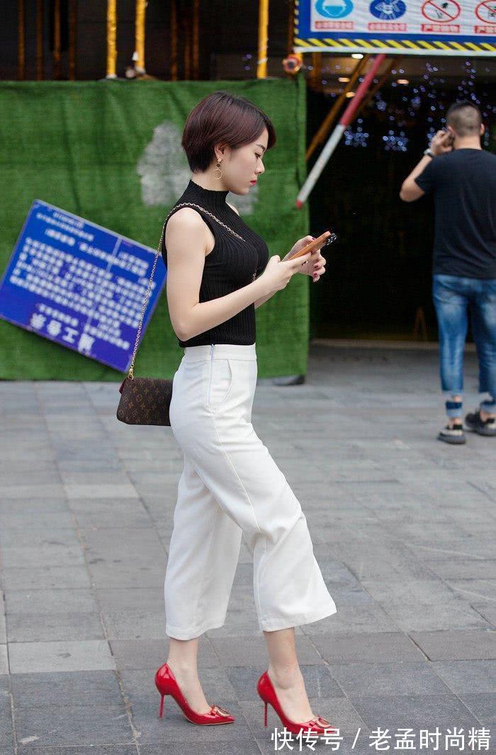 红鞋|小家碧玉型的女子, 黑衣白裤红鞋, 靓丽小女人的味道