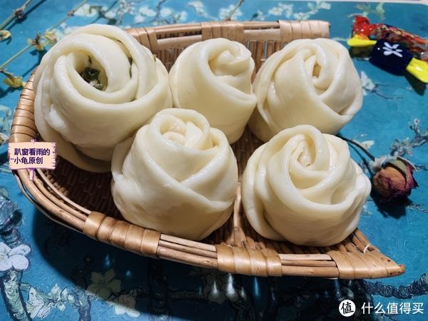 辫子|好吃的“玫瑰花”，先卷后蒸，柔软蓬松，白嘴就能吃2个