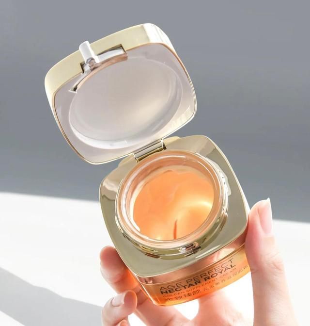 抗衰老|适合40岁女人的夏季面霜:兰蔻塑颜霜抗老清爽,欧莱雅滋润度高!