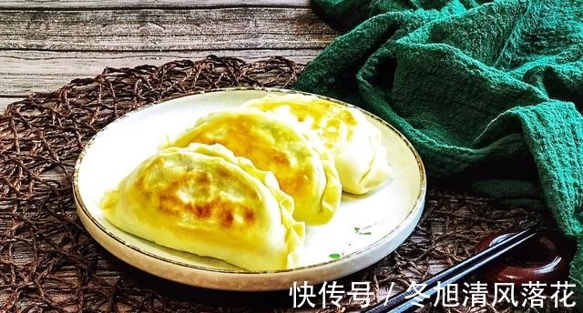 韭菜盒子|不破皮不露馅的韭菜盒子做法，香味浓郁，几天不吃想得慌！