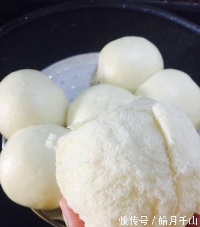 馒头新做法，不加一滴水，加入这“两样”，软糯香甜，浓香十足！