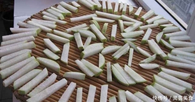 回家|在菜市场看到“此菜”,无论多贵都买回家,不常见,还超好吃!