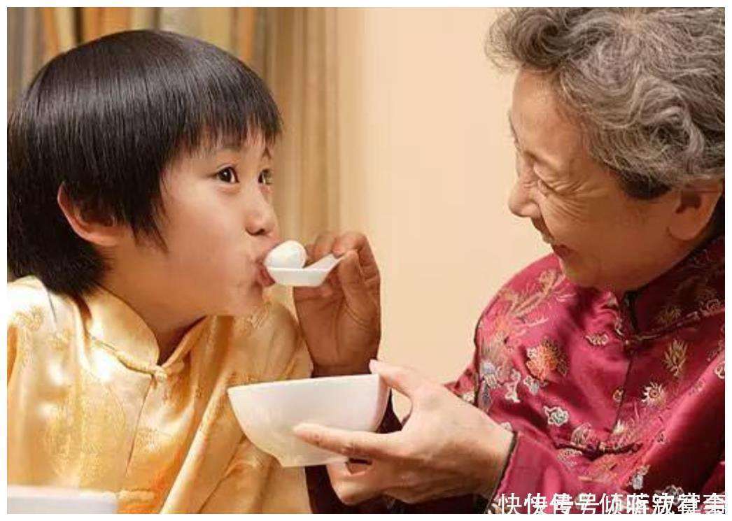 回家吃饭|以下几种食物，可能会影响孩子的记忆和老人的血栓，尽量少食用