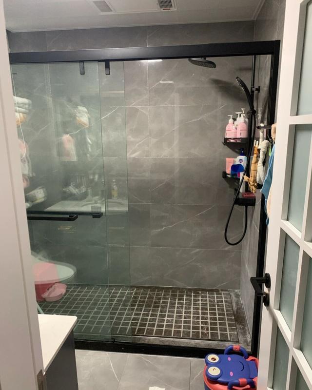 墙砖|搬新家入住一个月,整个空间灰色调很耐看,墙面贴瓷砖非常耐脏