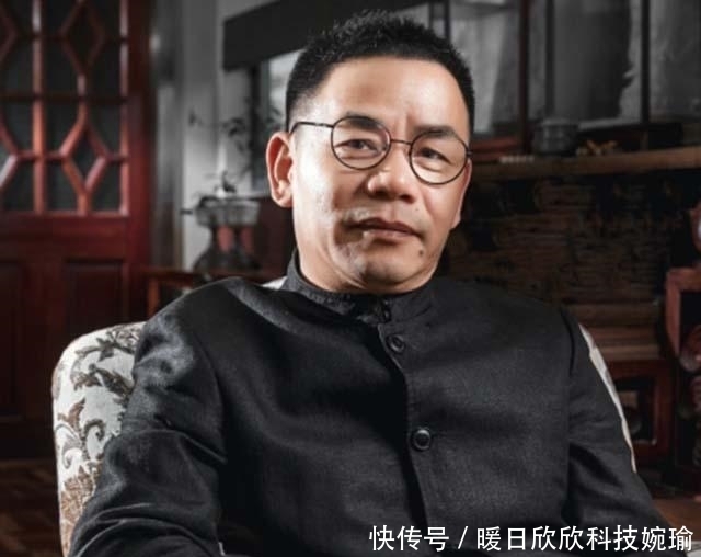 富豪身价7亿,却不好好搞生意,17年来收藏了400多套破旧老房子