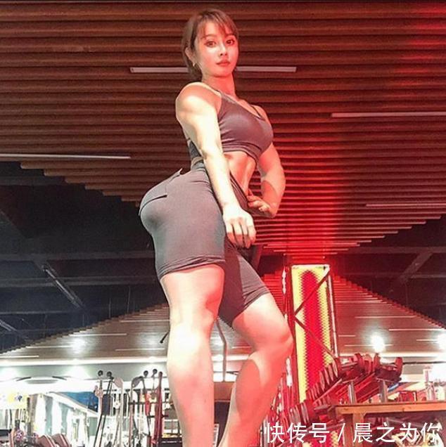健美|山东美女医生火了，通过健身打造完美身材，一身肌肉获得健美冠军
