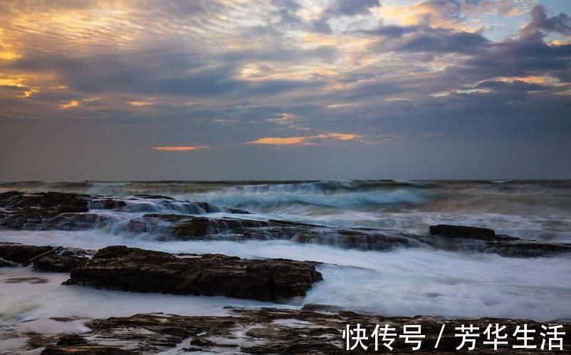 赤壁怀古&苏轼的《念奴娇·赤壁怀古》中学就会背,但其中4字很多人理解错