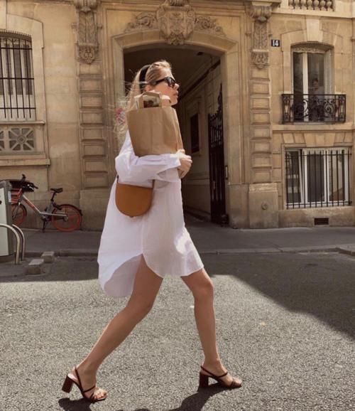 简单的色系更能营造高级感，不妨试试这几种极简配色，显贵有气质