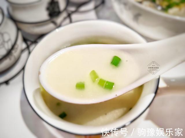 鱼身|鲫鱼汤怎么才能炖出牛奶白?原来下锅时间有讲究,做对了汤白味浓