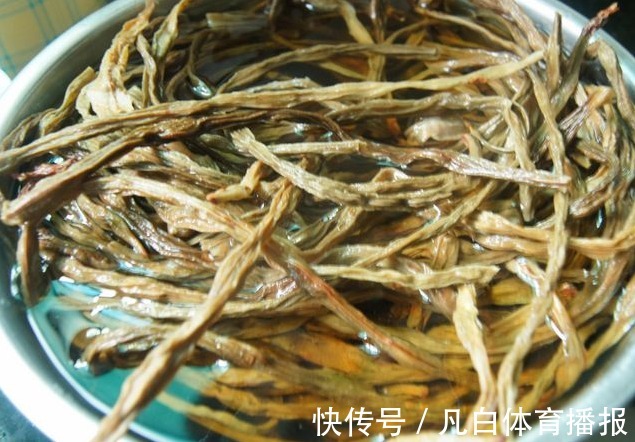 夏天多晒些豇豆干,到冬天炖肉吃,学会正确步骤,能放一年不发霉