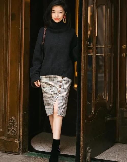 秋冬，如何把“基础色”毛衣穿出时髦？跟博主这样穿，高级又气质