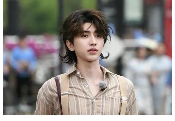 新一季《奔跑吧》為何逆襲？新導演不是決定因素，baby才真的是