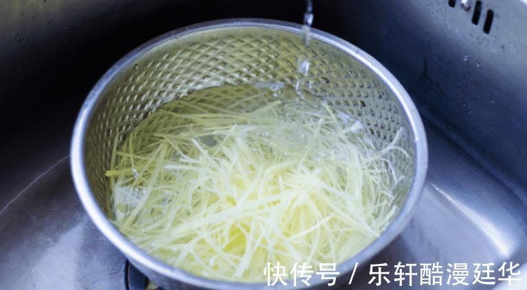 炒土豆丝加醋有讲究，不要放错时间！很多人胡乱放，难怪不好吃